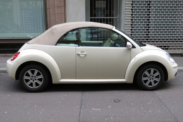 VW Beetle-CAR